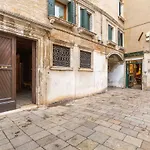 Ca\' Del Pozzo Loft Apartment