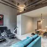 Exquisite Pied-A-Terre With Balcony