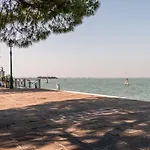 Sunny Nest Canal View In Venice Chic Movida