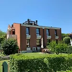 Villa Laguna Apartments