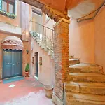Dolcevita Apartments N 185