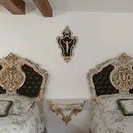 Luxury And Romantic Secret Escape In Venice!