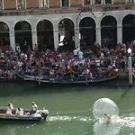 Casa Cattaneo Grand Canal view