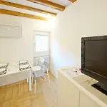 Dolcevita Apartments N 413
