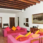 Uma Apartments