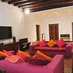 Uma Apartments