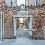 Ca\' delle Pizzocchere, a perfect spot in San Marco, sleep 8