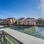 Ca\' Degli Specchi Grand Canal