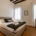 Ca\' Delle Acque Deluxe Apartment R&R