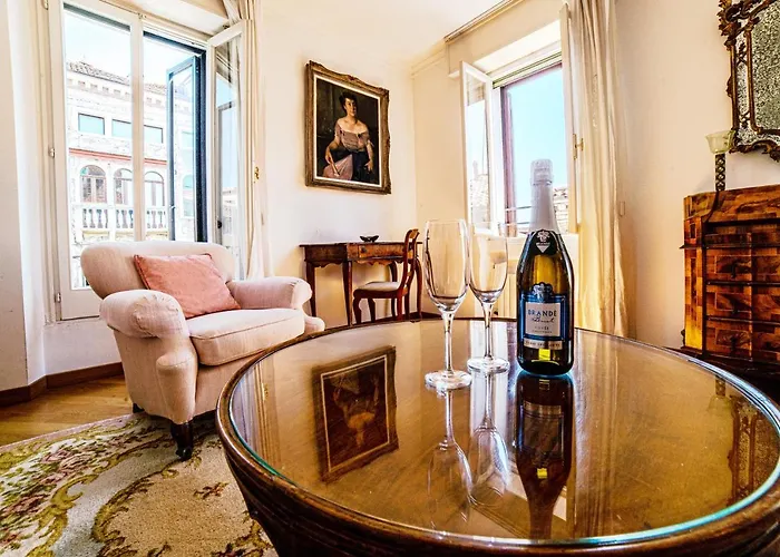 Salute Canal View Apartment
