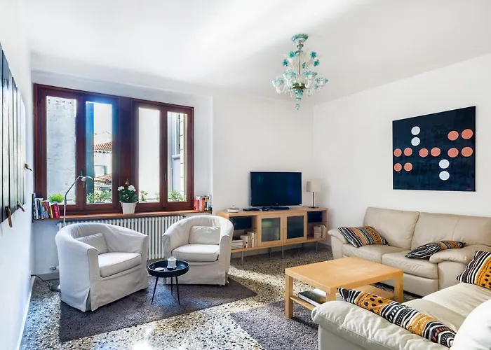 Acquarello - Like At Home In Heart Of Venice