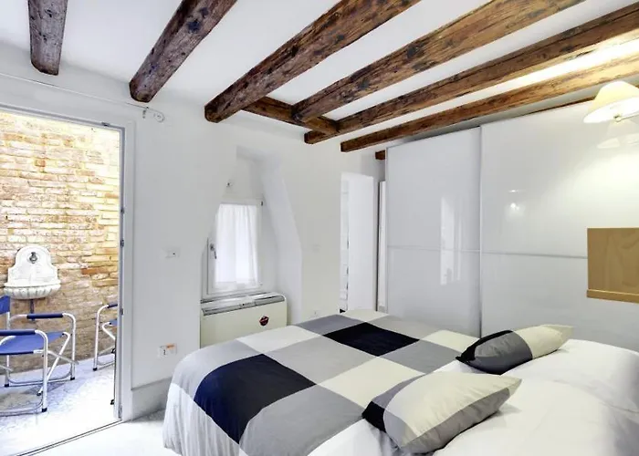 Cozy Apartment Up To 4 In Biennale Giardini By Bricola Apartments