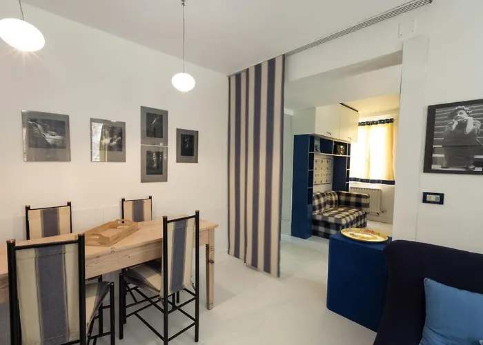 BlueYellow home in Cannaregio Air conditioning WiFi