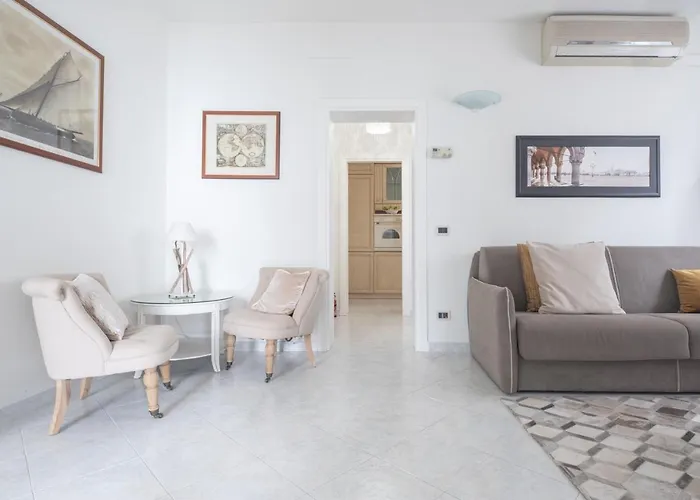 Ca Del Mar Venice Luxury Apartments