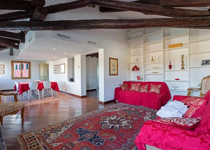 Rialto Canal View Apartment