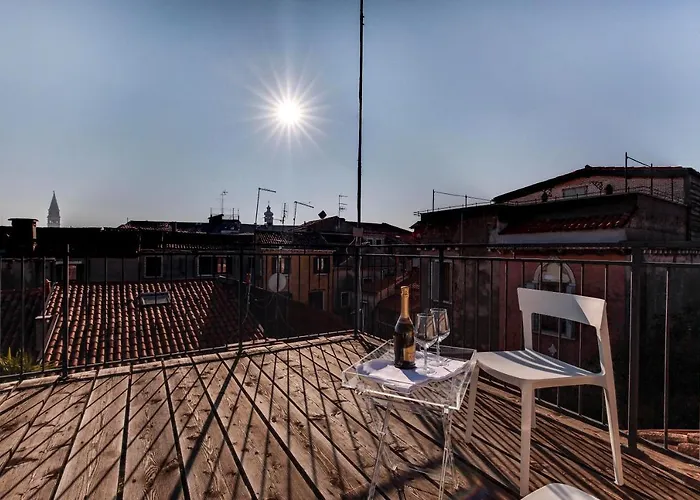 Venice Skyline View Studio Apartment M0270428215