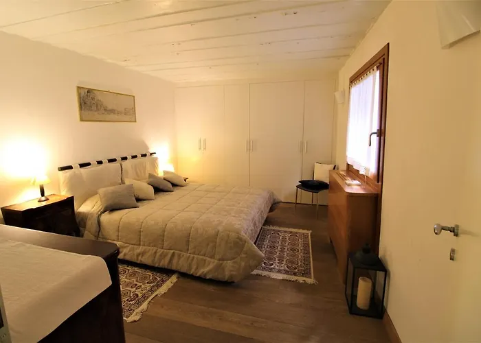 San Marco Apartment With Canal View