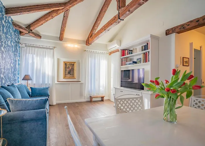 Lo Squero 3 Apartment With Balcony In Dorsoduro