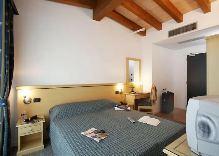 Hotel Mary