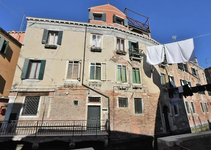 Apartment Fondamenta Del Rielo By Interhome