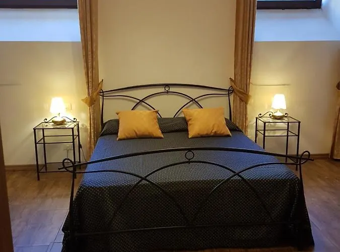 Sarlette Cozy Room