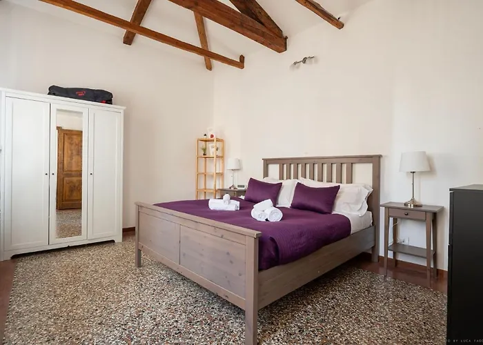 Ca\' Giorgia Balcony House