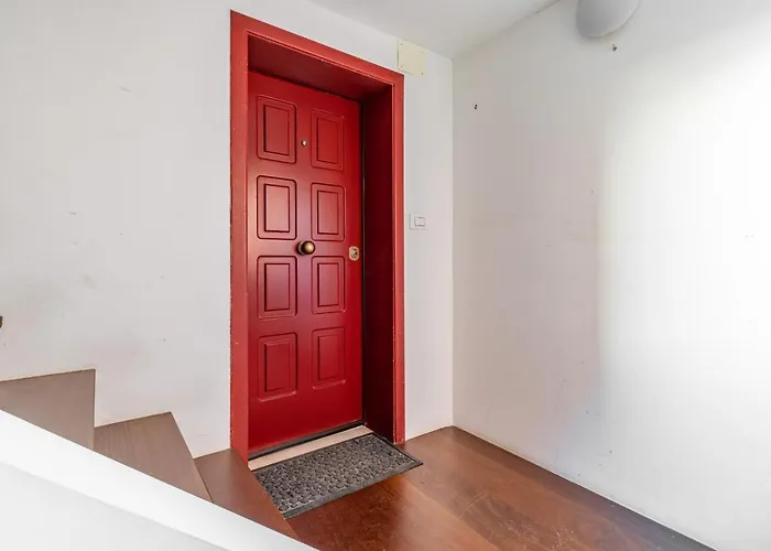 The Venice Red Door Apartment