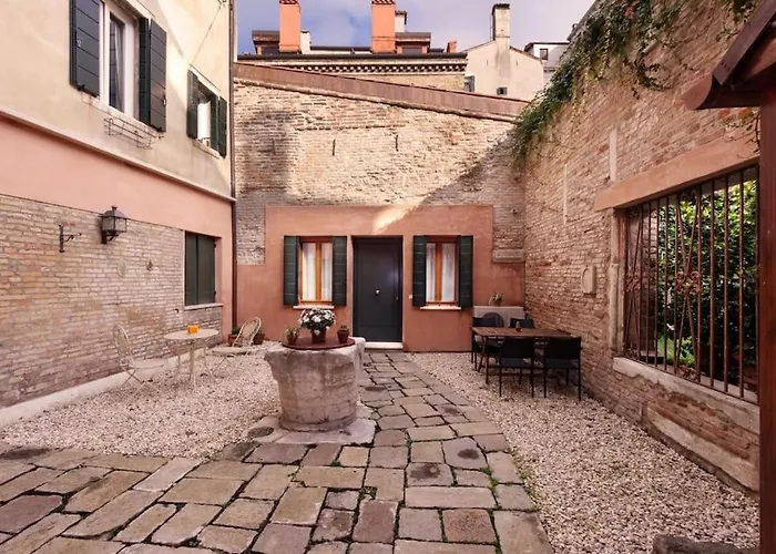 Huge Design Apartment With Private Garden
