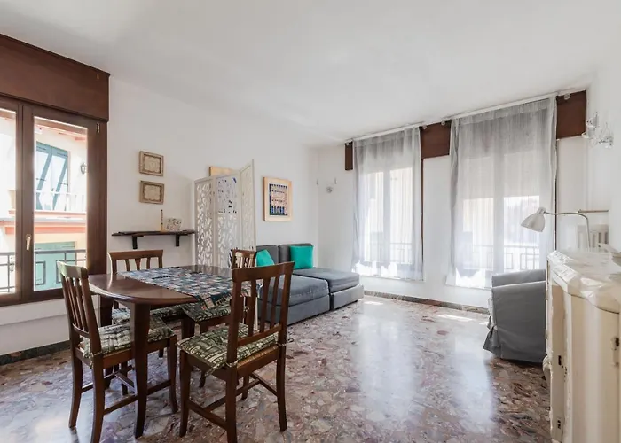 Venezia- S. Lucia Train Station Lovely Apartment!