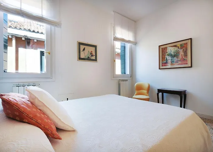 Casa Del Mandolino - Cozy Apt Near The Station!