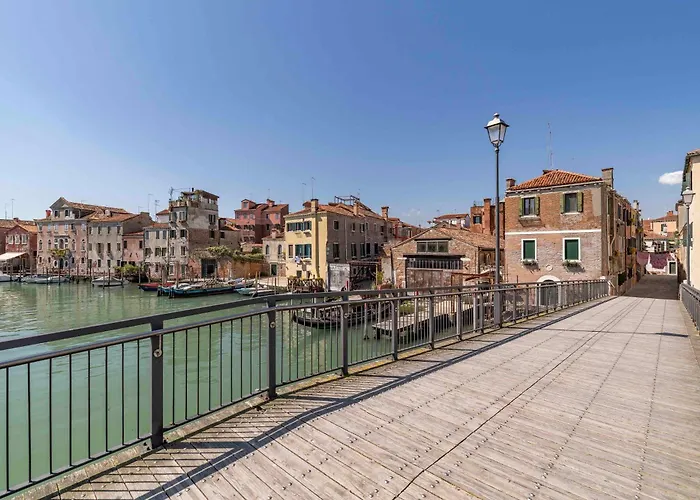 Ca\'Micaela Near Biennale