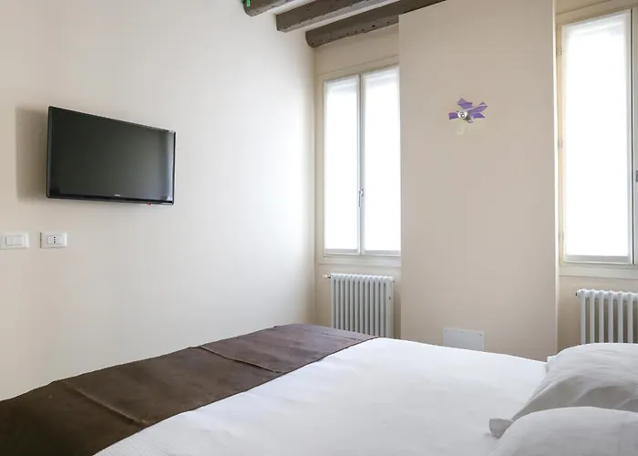 Rialto Suite 1602