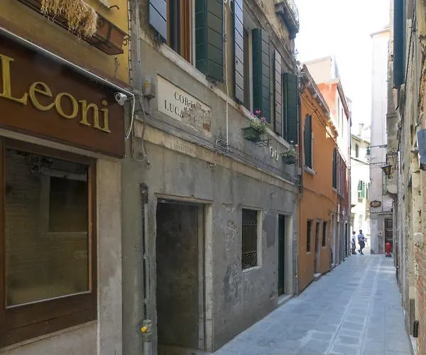 Calle Sacrestia