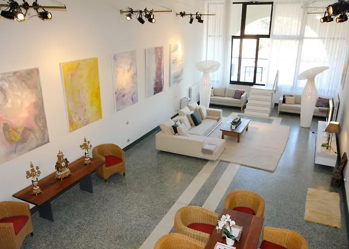Giudecca Luxury Gallery