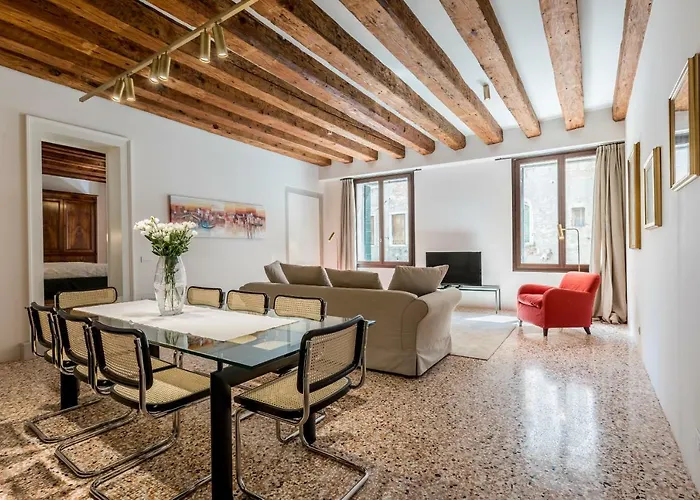 Sensale Design Apartment With Canal View