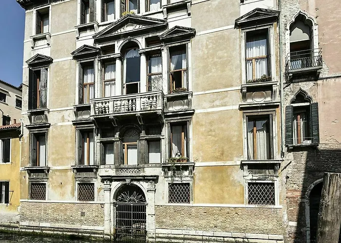 Santa Maria Formosa Apartments