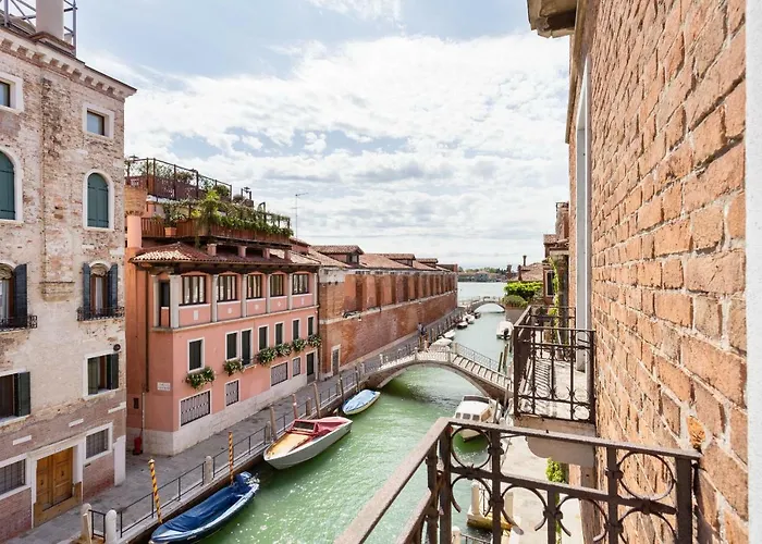 Elegant Two-Bedroom Apartment In Venetian Style