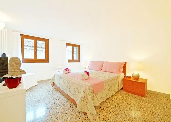 Sant\'Aponal Apartment Rialto