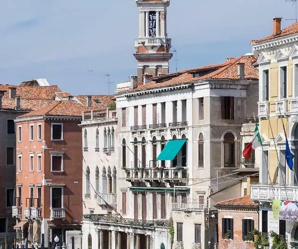 Casa Cattaneo Grand Canal view