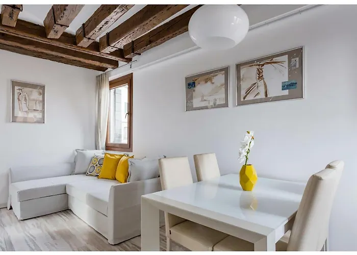 Biennale Family Apartment In Venice