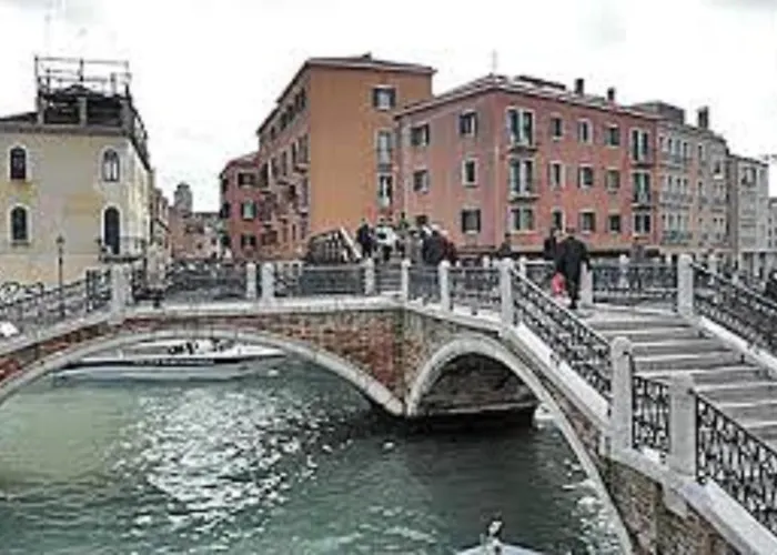 Venice Garden View Apartments