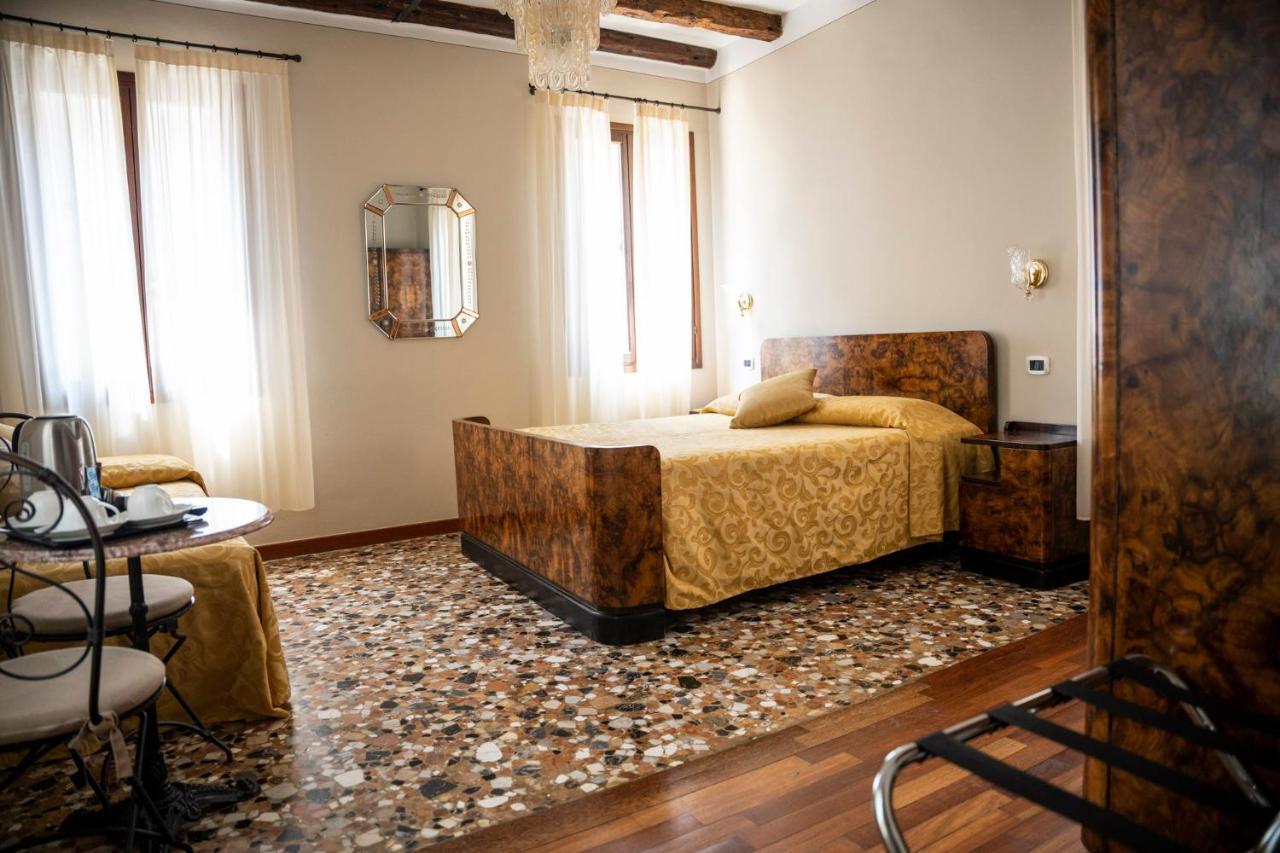 Art Deco 3* Venice