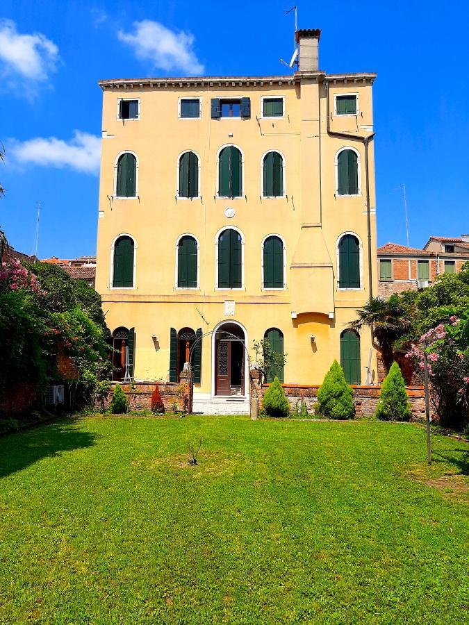 Domus Carla Apartment *