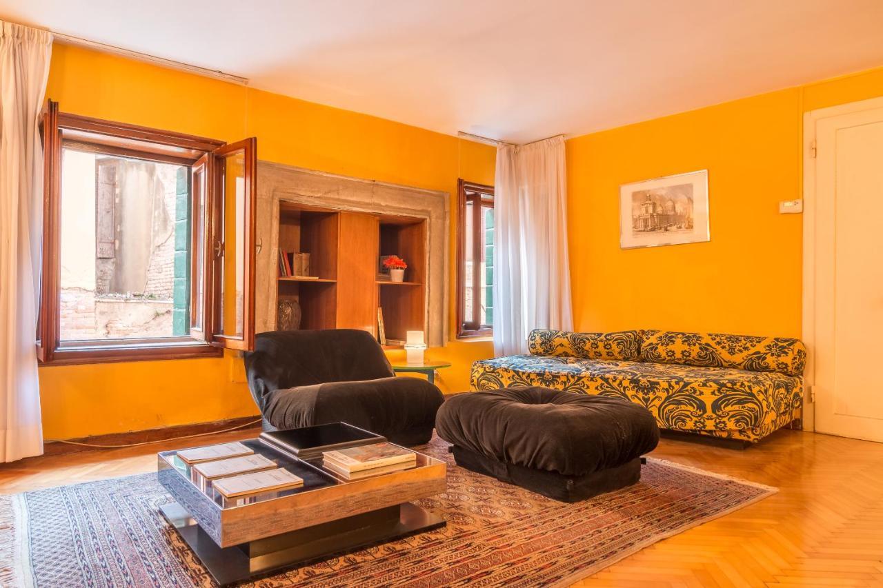 Vintage Nest With @canal View Apartment Venice