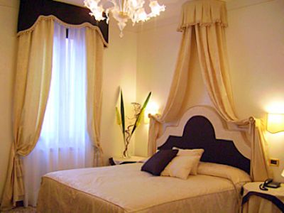 Hesperia Venice