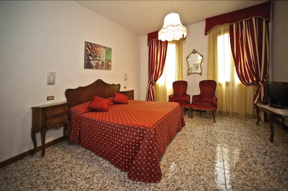 Fontana Hotel Venice