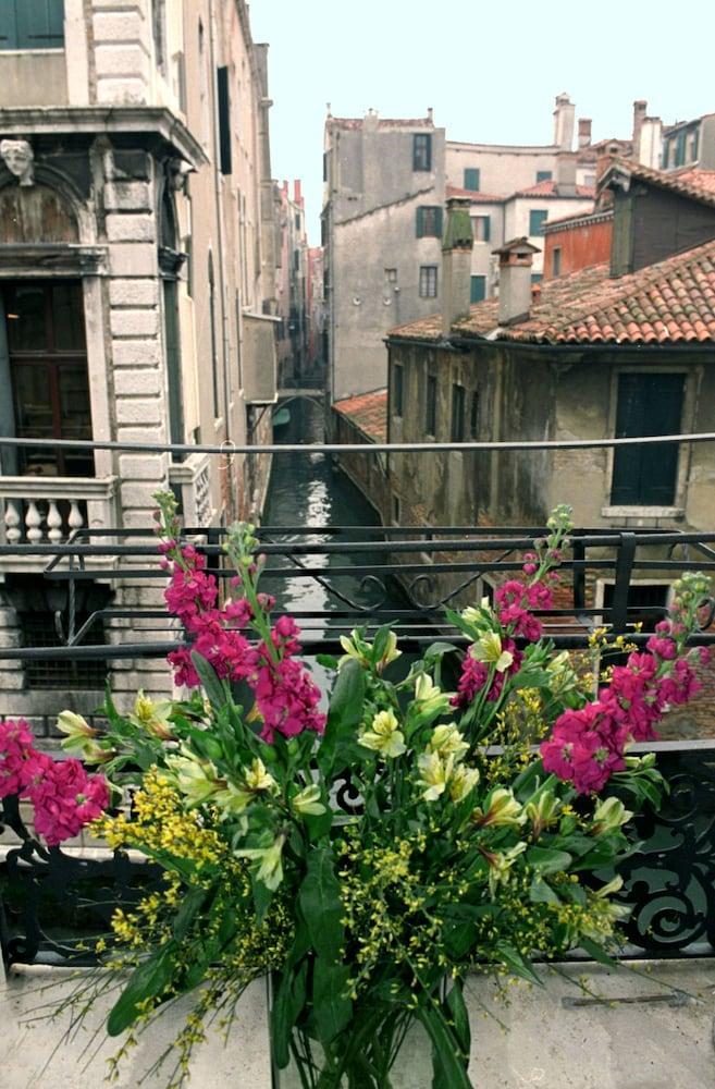 Casa Pisani Canal 3* Veneza