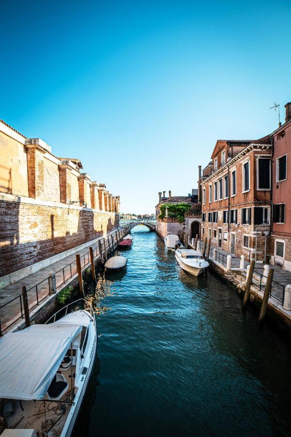 Salute Canal View Apartment Venice