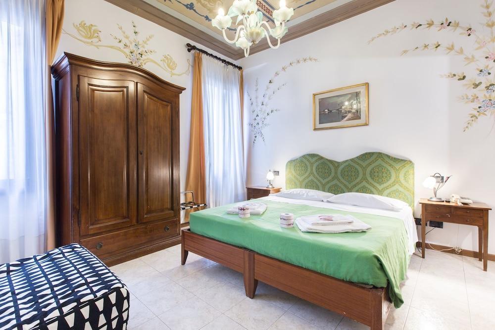 Hotel Iris 2*