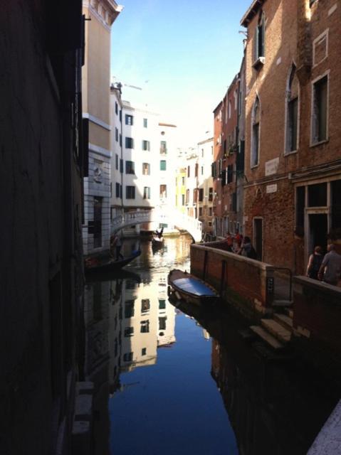 Al Teatro With Canal View Bed & Breakfast